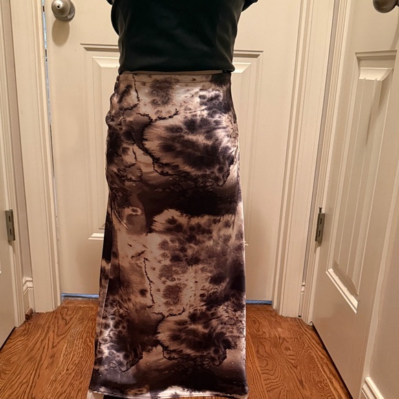 Elegant Tie-Dye Maxi Skirt - Picture 1 of 2
